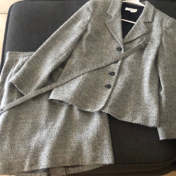 Talbots suit - Picture 8 of 8